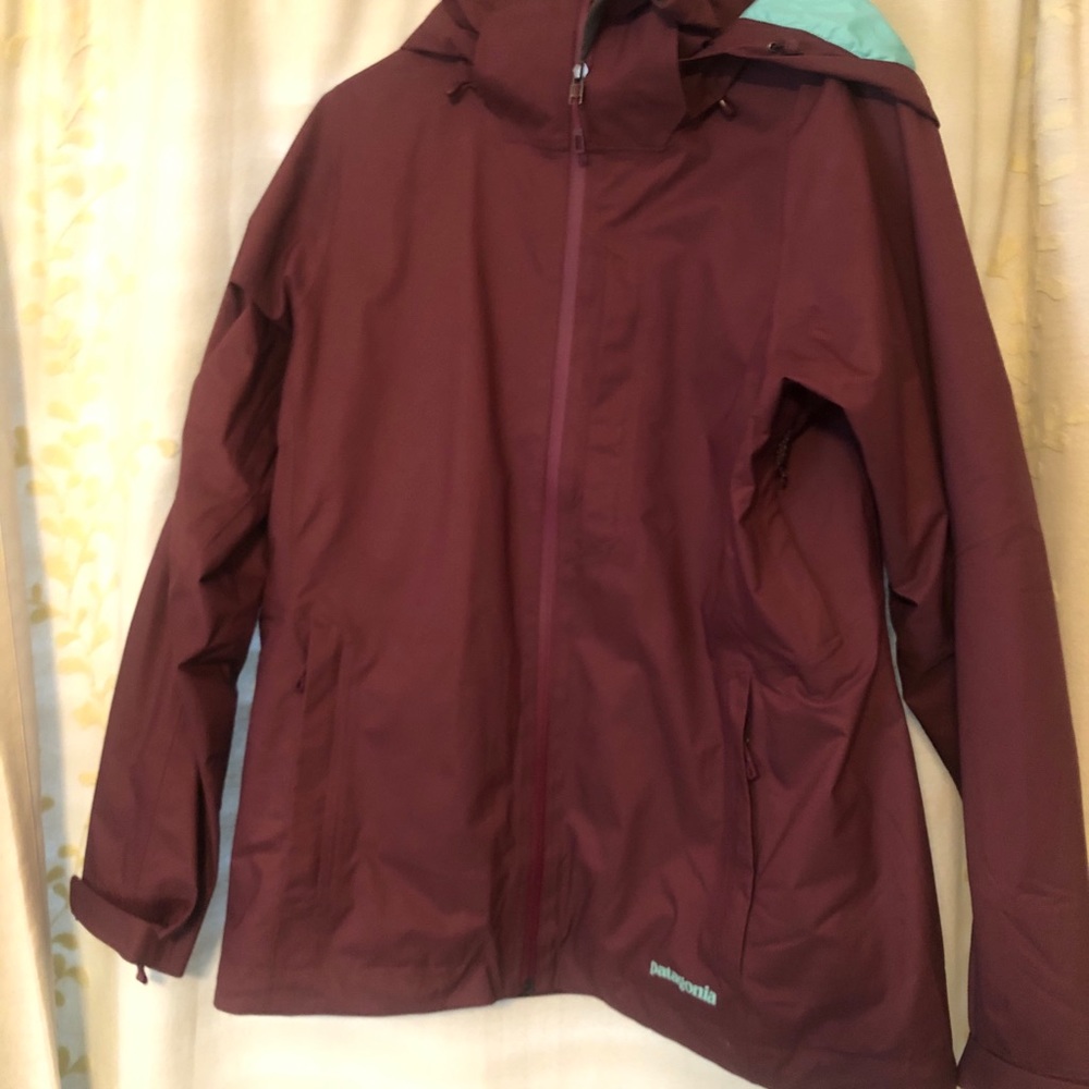 Patagonia 3 in 1 Snowbell Jacket-L (Worn Once!)